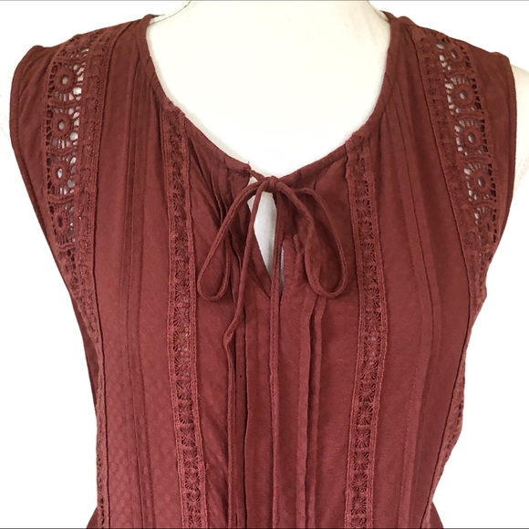 RO+DE Sleeveless Crochet Trim Sleeveless Boho Top - Picture 3 of 9